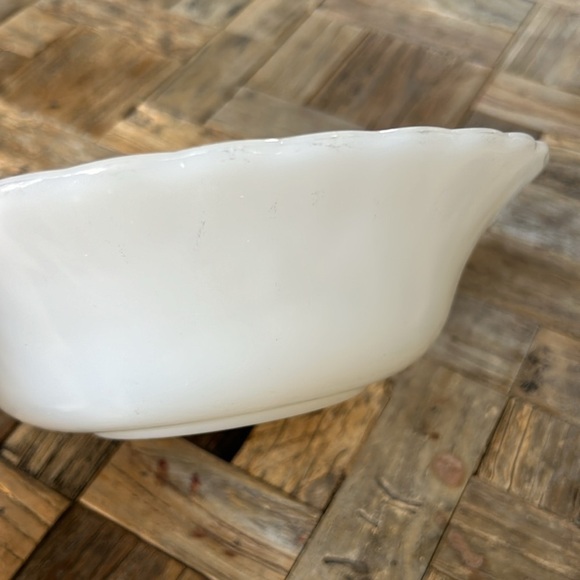 Fire King Anchor Hocking Vintage White Swirl Serving Bowl - Picture 4 of 8